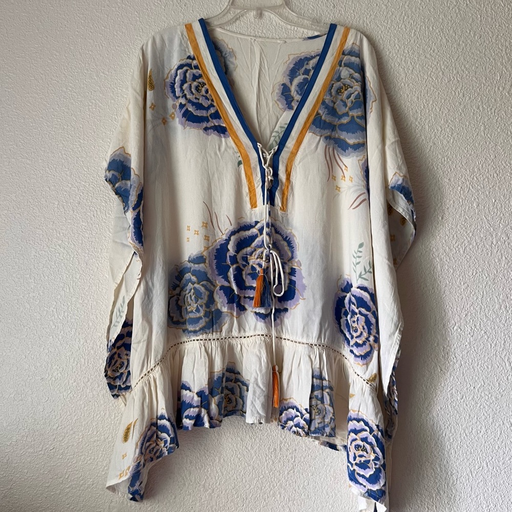 Z&L Europe off white blue flowers print tunic coverup one size fits most